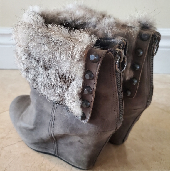 ASH LEATHER COVERED WEDGE ZIPPER BOOTIES WITH RABBIT FUR AND STUD DETAILING 40 - Picture 1 of 15